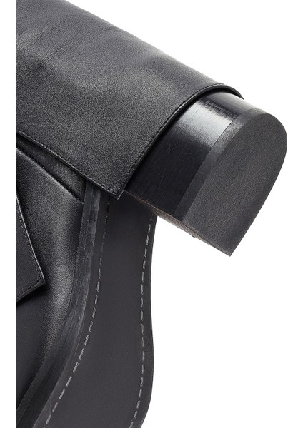 Kadın Siyah Kalın Topuklu Deri Çizme 25WFD153918