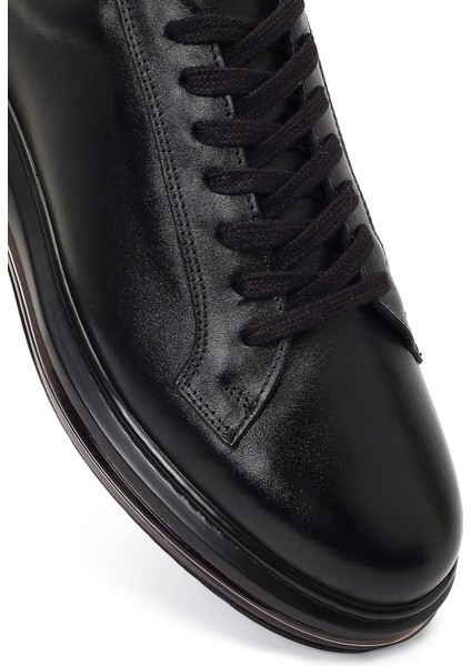 Erkek Siyah Bağcıklı Kalın Tabanlı Deri Sneaker 25WFD631018