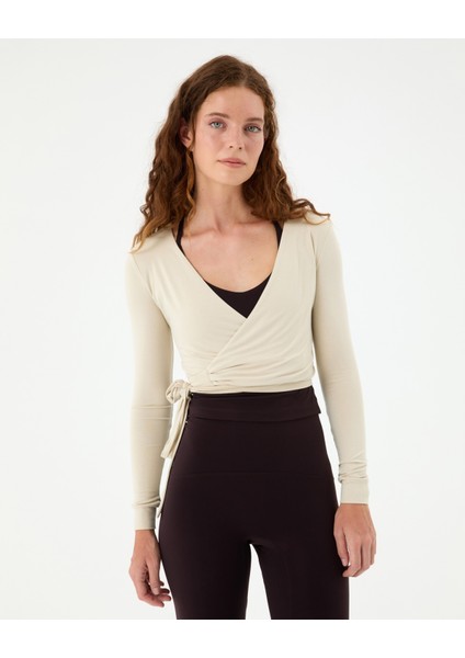 Kadın Krem Anvelop Wrap Crop -EcoVero Viskoz, Belden Bağlamalı, Vücuda Oturan, Kruvaze Tasarım, Kısa Crop Boy, Yoga, Pilates, Spor ve Günlük Aktiviteler İçin Rahat Bluz