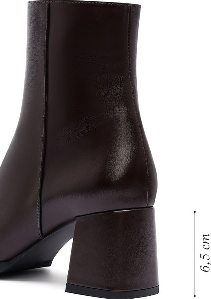 Kadın Kahverengi Fermuarlı Kalın Topuklu Deri Bot 25WFD132618 fiyatları