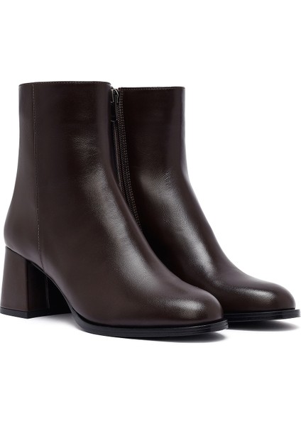 Kadın Kahverengi Fermuarlı Kalın Topuklu Deri Bot 25WFD132618 fırsatları