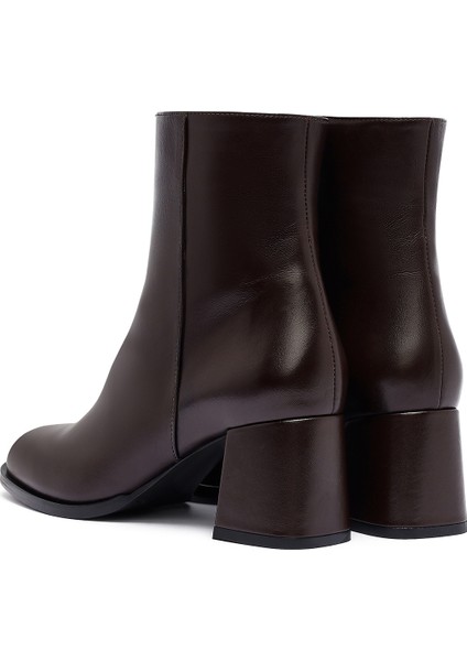 Kadın Kahverengi Fermuarlı Kalın Topuklu Deri Bot 25WFD132618