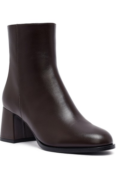 Kadın Kahverengi Fermuarlı Kalın Topuklu Deri Bot 25WFD132618