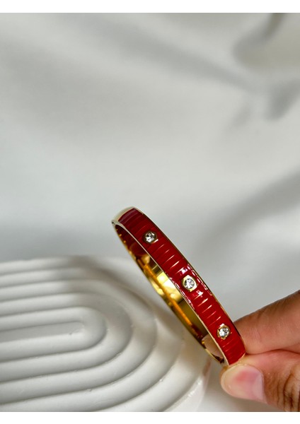 Mineli Çelik Bileklik Kırmızı Sedefli Altın Renk Renk Kelepçe Bileklik Sevgiliye Hediye Kutulu modelleri