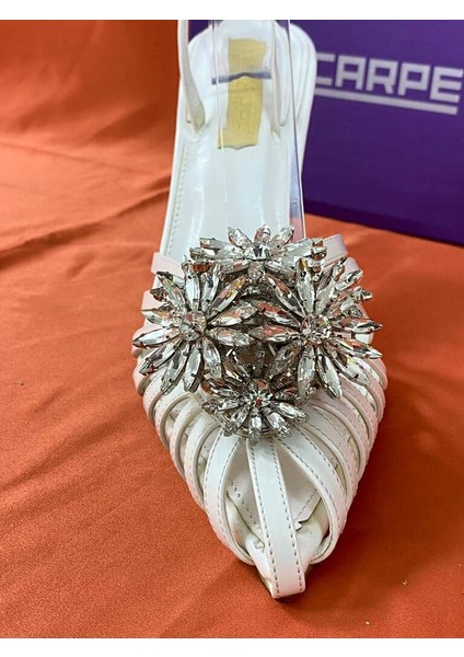 LES013 Beyaz Önü Çiçek Taş Işlemeli Abiye Ayakkabı Stiletto fırsatları
