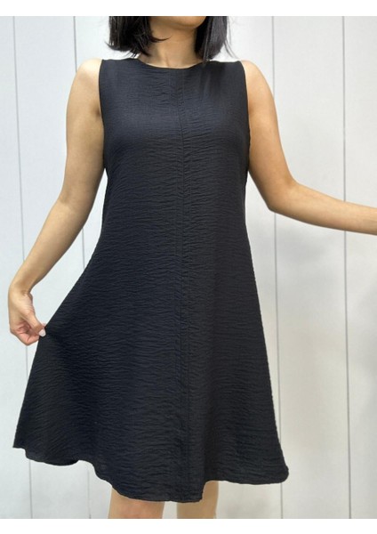 Kadın Sıfır Kol Yuvarlak Yaka Çan Elbise