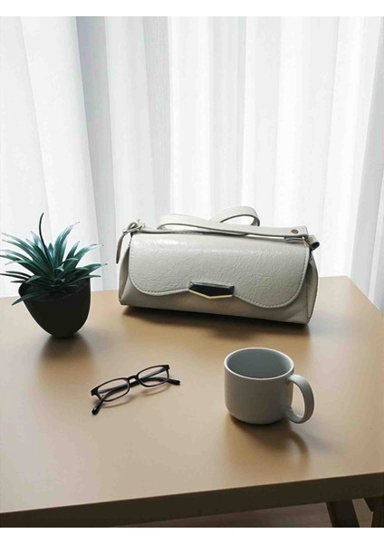 Kadın Dokulu Suni Deri Astarlı Çıt Çıt Kapama El ve Omuz Çantası