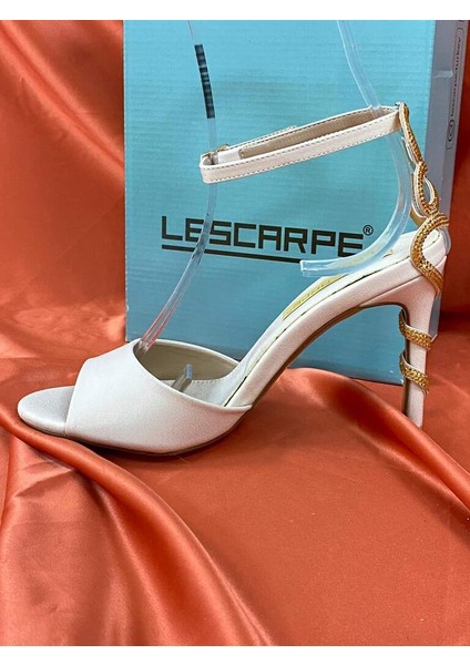 LES024 Bej (Krem) Bilekten Bağlamalı Yılan Topuk Detaylı Yüksek Ince Topuklu Ayakkabı Stiletto