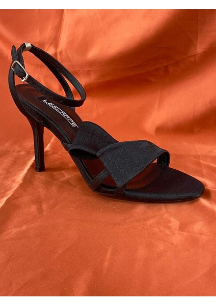 LES04 Renk Siyah Önü Arkası Açık Bantlı Kadın Topuklu Stiletto