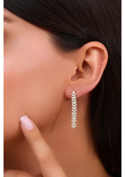 18K Altın Kaplamalı 925 Ayar Gümüş V Çavuş Model Su Yolu Küpe - 121120002