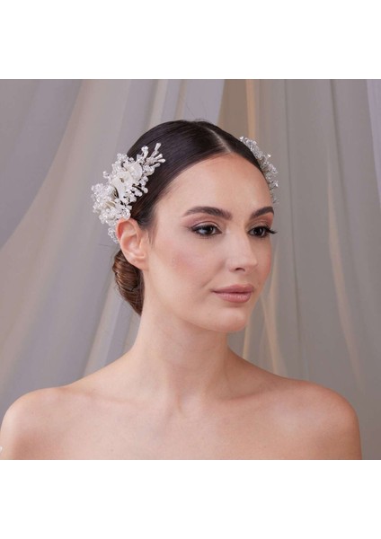 Kristal ve Inci Detaylı Gelin Saç Aksesuarı – Zarif Yan Toka Tasarımı fırsatları
