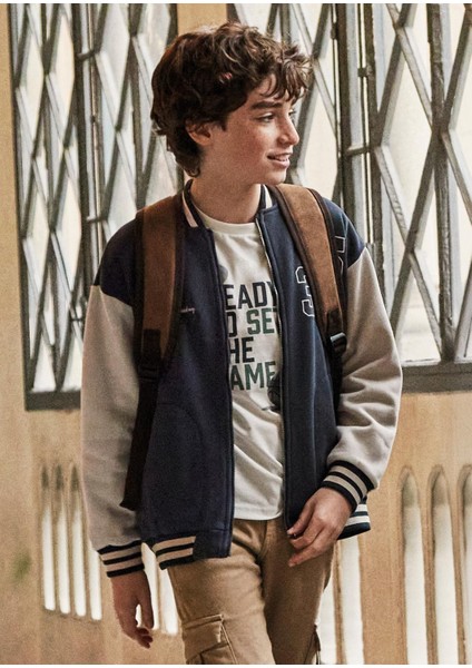 Erkek Çocuk Kolej Montu