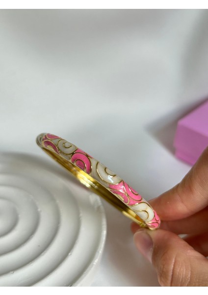 Renkli Mineli Bilezik Taşlı Mineli Sedefli Altın Renk Bileklik Sevgiliye Kız Arkadaşa Hediye Kutulu fırsatları