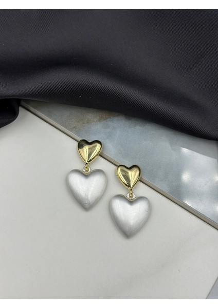 Gold ve Beyaz Mineli Kalpli Sallantılı Küpe