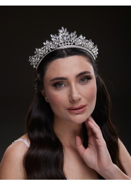 Kristal Yaprak Desenli Gelin Tacı – Zarif ve Işıltılı Tasarım fiyatları