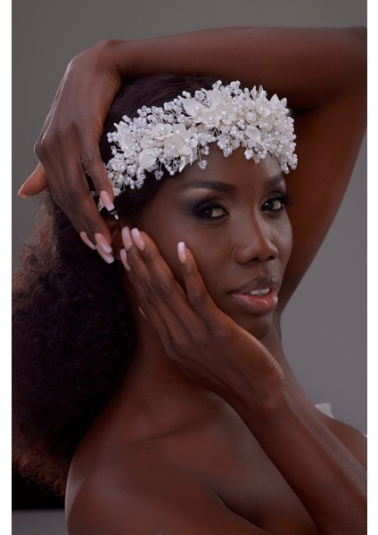 Kristal ve Inci Detaylı Çiçekli Gelin Taç – Zarif ve Işıltılı Gelin Saç Aksesuarı fiyatları
