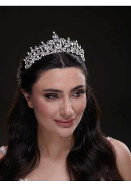 Kristal Taşlı Gelin Tacı – Işıltılı ve Gösterişli Prenses Model