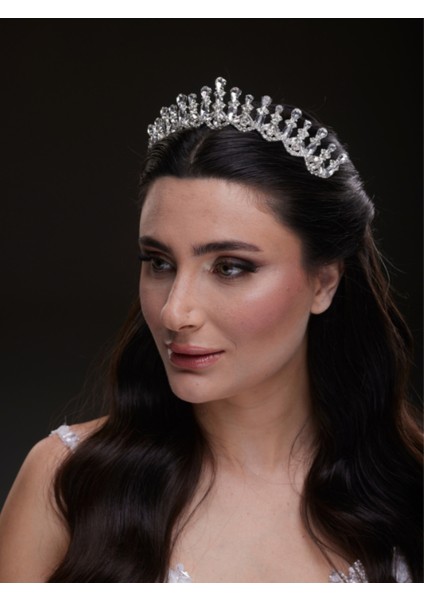 Inci Görünümlü Kristal Gelin Tacı – Zarif ve Şık Tasarım modelleri