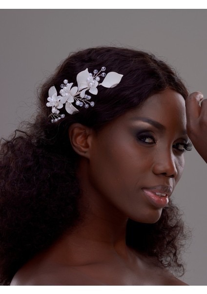 Çiçek ve Yaprak Detaylı Gelin Saç Tokası – Inci ve Kristal Taşlı Zarif Tasarım