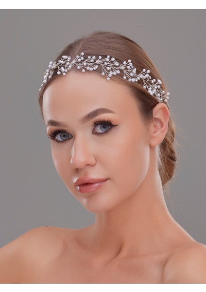 Inci ve Kristal Detaylı Gümüş Gelin Aksesuarı – Zarif ve Işıltılı Saç Aksesuarı