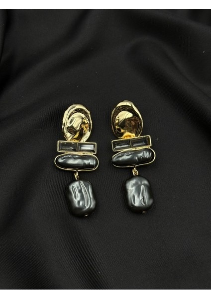Siyah ve Gold Detaylı Taşlı Incili Sallantılı Küpe modelleri