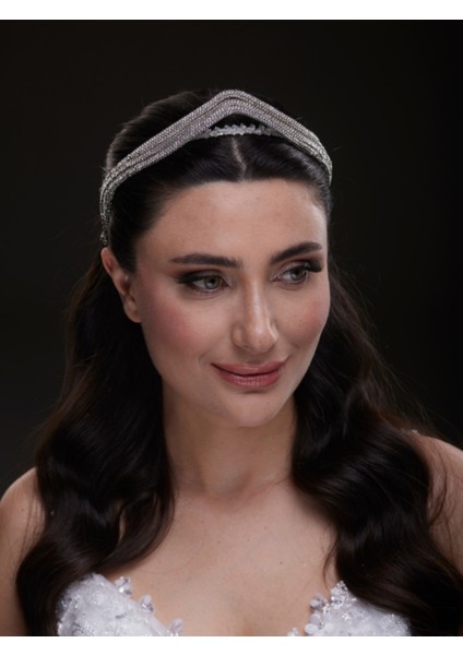 Inci ve Kristal Detaylı ve Desenli Gelin Tacı Zarif Saç Aksesuarı