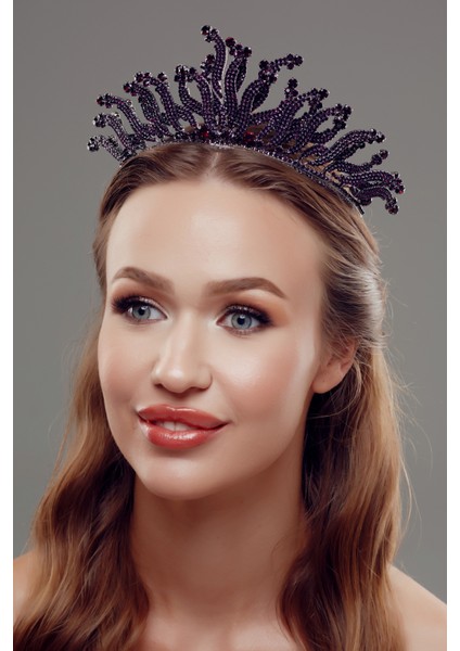 Dalga Motifli Kristal Taşlı Gelin Tacı – Gösterişli ve Zarif Tasarım