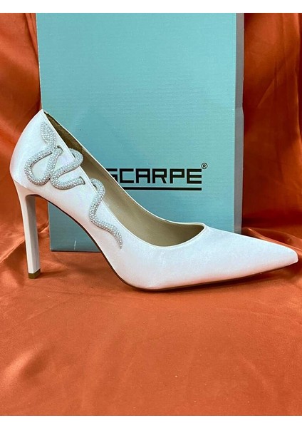 LES09 Beyaz Kadın Topuklu Ayakkabı Yılan Detaylı Stiletto