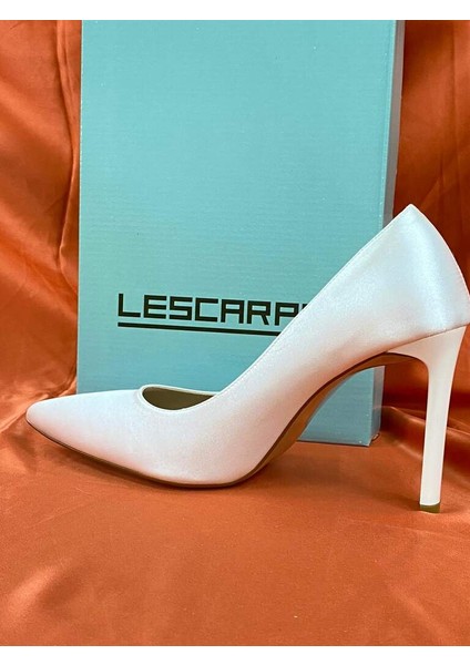 LES09 Beyaz Kadın Topuklu Ayakkabı Yılan Detaylı Stiletto fiyatları