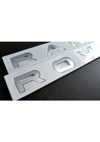 Range Rover Ön Kaput Üstü Yazı