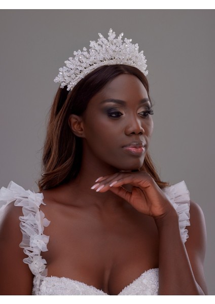 Berrak Kristal Gelin Tacı – Işıltılı ve Zarif El Işçiliği