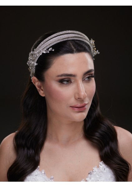 Çiçek Motifli Kristal Taşlı Işıltılı Gelin Tacı Zarif Saç Aksesuarı modelleri