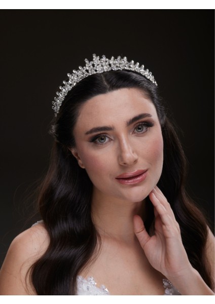 Ince Kristal Taşlı Gelin Tacı – Zarif ve Şık Tasarım fiyatları