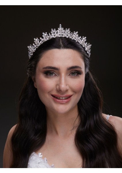 Kristal Taşlı Gelin Tacı – Zarif ve Işıltılı Prenses Model