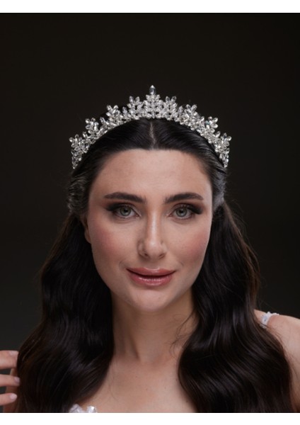 Kristal Taşlı Gelin Tacı – Zarif ve Işıltılı Prenses Model fiyatları