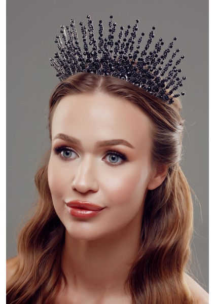 Kristal Taşlı Gösterişli Gelin Tacı – Işıltılı ve Zarif Tasarım fiyatları