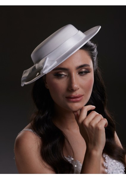 Düz Fiyonk Detaylı Klasik Beyaz Gelin, Nikah, Nişan, Özel Davet Şapkası