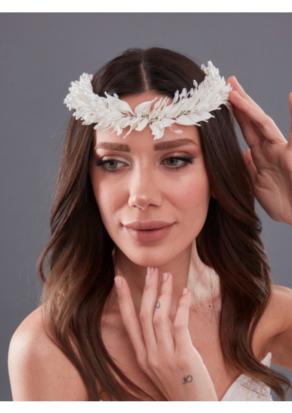 Beyaz Yaprak Desenli Gelin Aksesuarı – Zarif ve Romantik El Yapımı Saç Aksesuarı