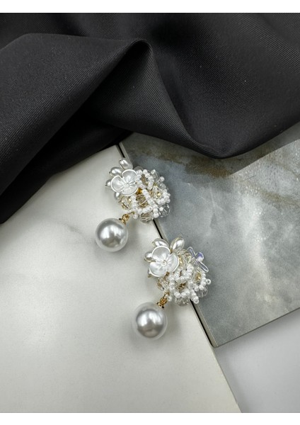 Çiçek Detaylı Inci ve Boncuklu Şık Tasarım Sallantılı Çelik Küpe fiyatları