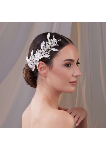 Inci ve Kristal Yaprak Detaylı Gelin Saç Aksesuarı – Düşük Topuz Için Zarif Tasarım modelleri