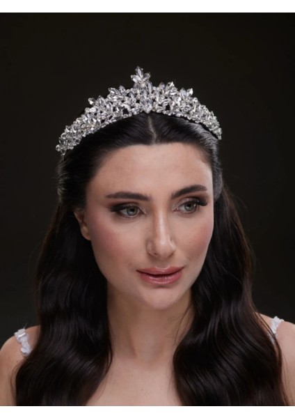 Kristal Taşlı Gelin Tacı – Yaprak Desenli Işıltılı Prenses Model