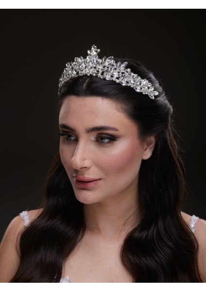 Kristal Taşlı Gelin Tacı – Yaprak Desenli Işıltılı Prenses Model fiyatları