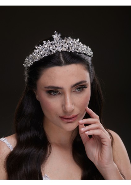 Kristal Taşlı Gelin Tacı – Yaprak Desenli Işıltılı Prenses Model modelleri
