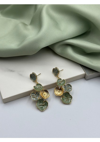 Yeşil Mineli Çiçek Konseptli Tasarım Sallantılı Çelik Küpe