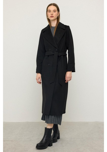 Reglan Kol Pelerin Detaylı Kendinden Desenli Limited Edition Kaban Siyah 3141 indirimleri