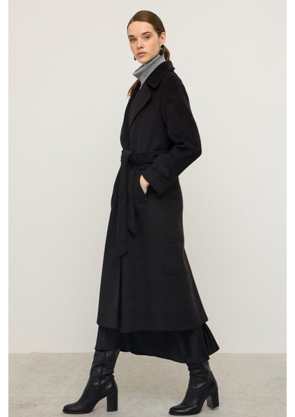 Reglan Kol Çıt Çıt Kapamalı Ara Boy Kaban Siyah 3145 indirimleri