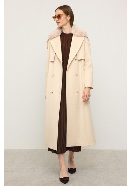 Çıkabilir Kürklü Kendinden Desenli Limited Edition Kaban Krem 3127 modelleri