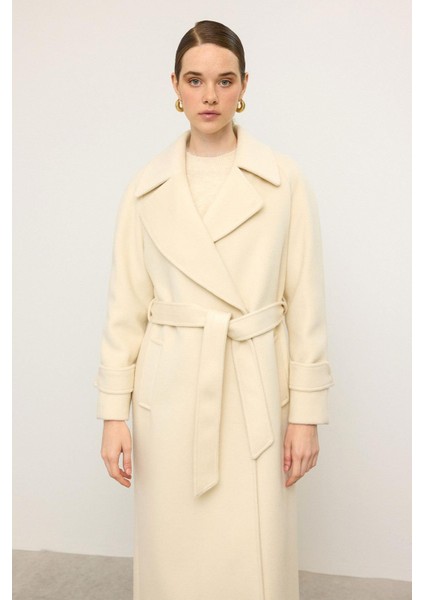 Reglan Kol Çıt Çıt Kapamalı Ara Boy Kaban Ekru 3145 modelleri