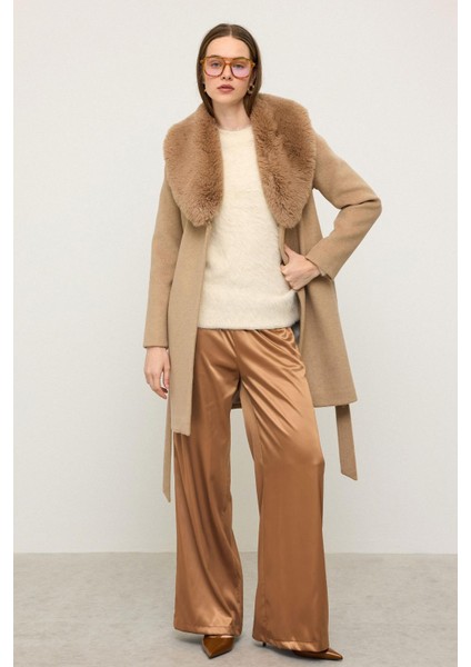 Şal Yaka Kürklü Belden Bağlamalı Kaban A.kamel 3093