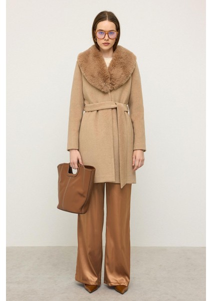 Şal Yaka Kürklü Belden Bağlamalı Kaban A.kamel 3093 fiyatları